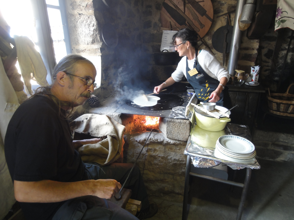 Crepes auf altem Ofen backen