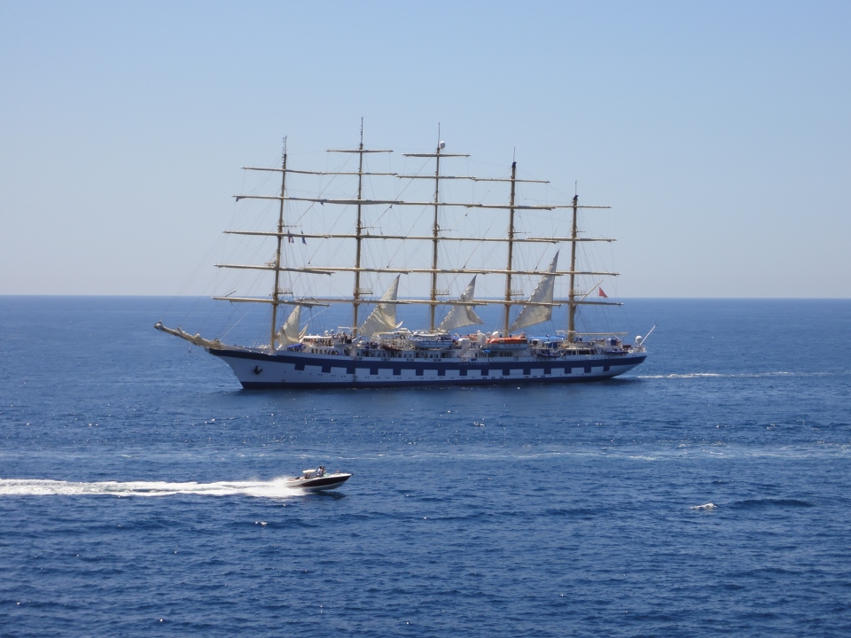 Schiff vor Dubrovnik